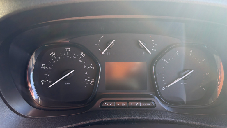 Vauxhall Vivaro L2 Diesel 2900 1.5d 100PS Sportive H1 Van